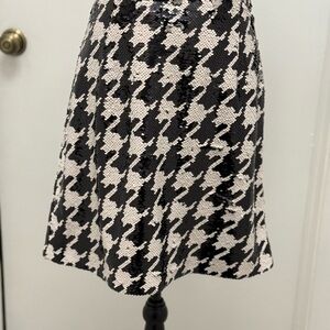 NWT Tyler Boe Houndstooth Sequin Skirt - Black and White